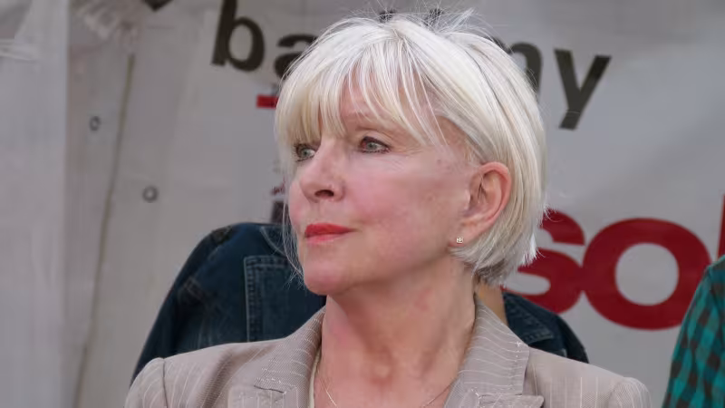 Elżbieta Królikowska-Avis