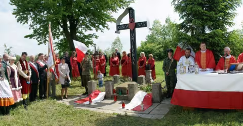 UMARŁYCH  WIECZNOŚĆ  DOTĄD  TRWA, DOKĄD  PAMIĘCIĄ IM SIĘ PŁACI