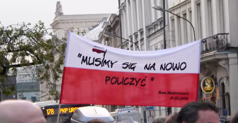 Marsz i koncert w hołdzie Prezydentowi RP i Ofiarom Katastrofy 10.05.2010 (fotorelacja)