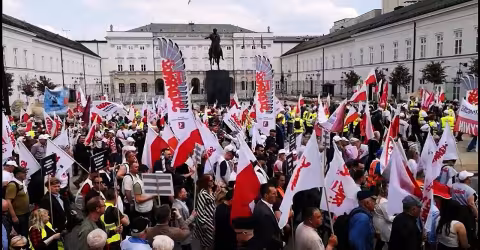 Embedded thumbnail for Razem dla Polski i Polaków. Wielka Manifestacja Solidarności w Warszawie